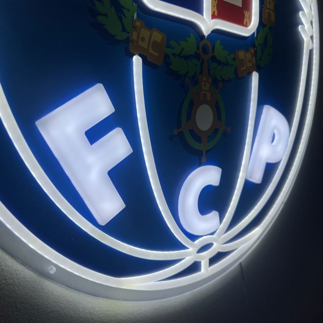 FC Porto Club Emblem LED Neon Sign – 3D Push-Through Letters & Seamless Faux Neon