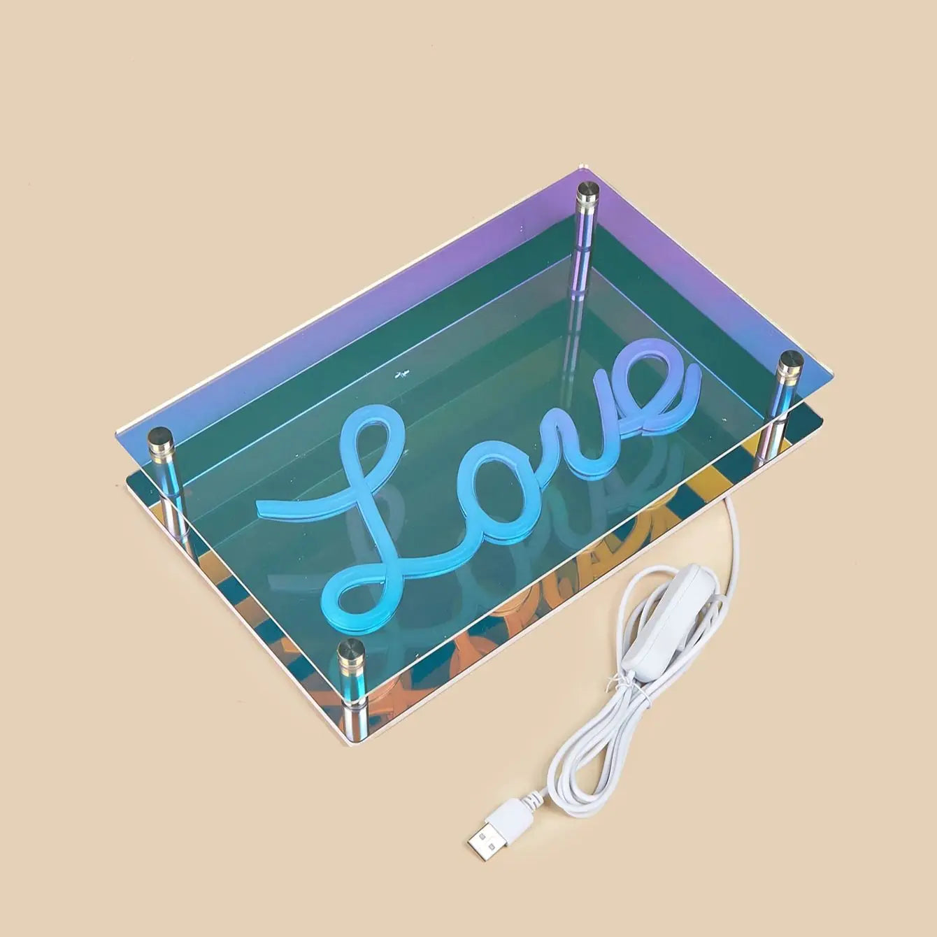 Miroir Infinity (« Love », alimenté par USB, 30 cm x 19 cm)