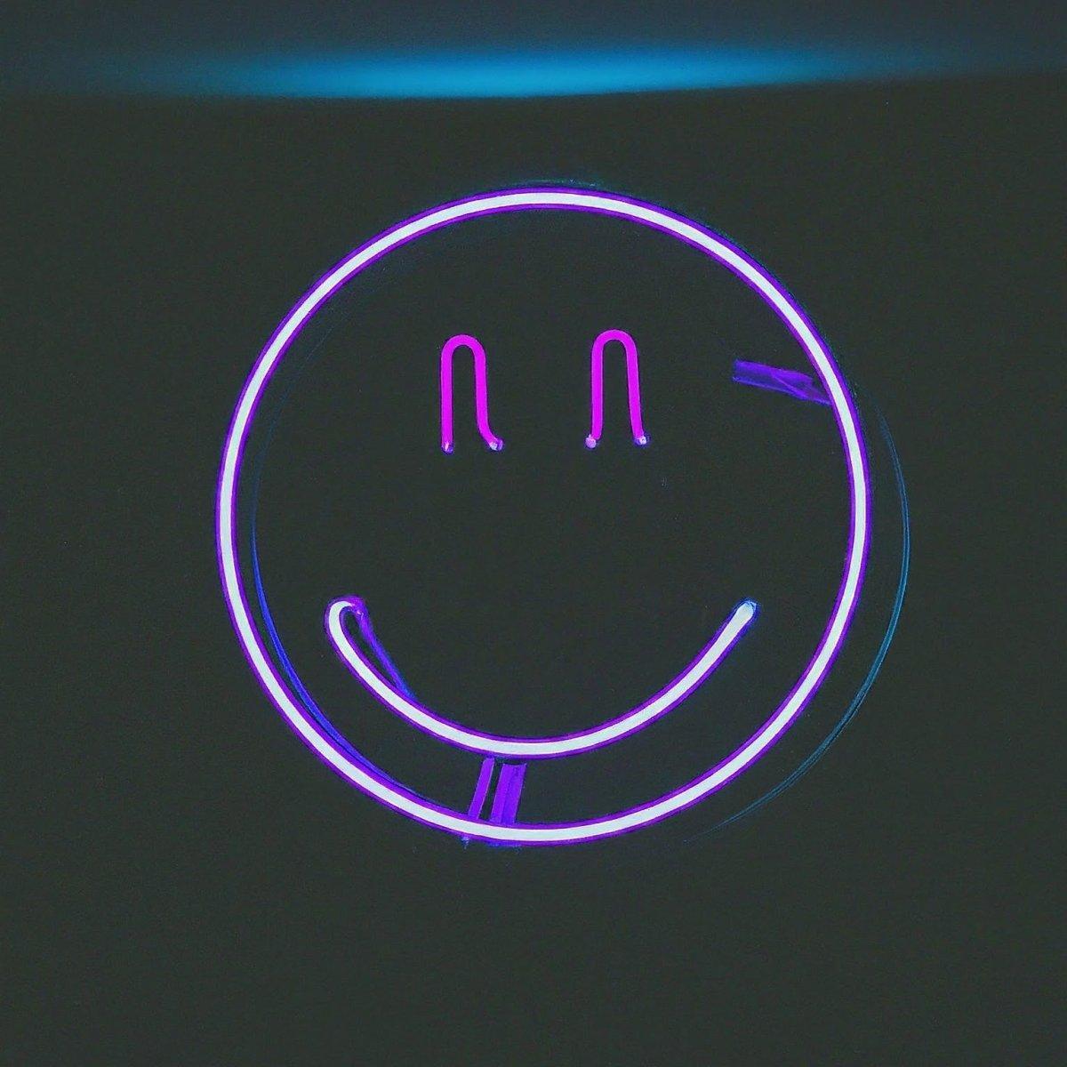 Smiley Face - Neonific